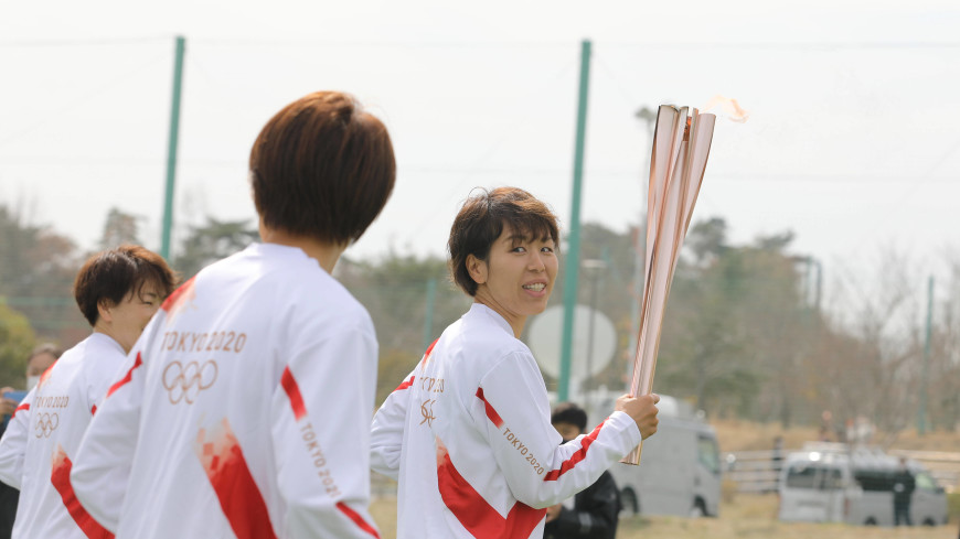 Эстафета олимпийского огня: первыми факелоносцами стали японские футболистки