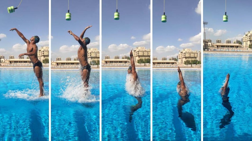 Египтянин установил рекорд Гиннесса по прыжкам в моноласте из воды в высоту